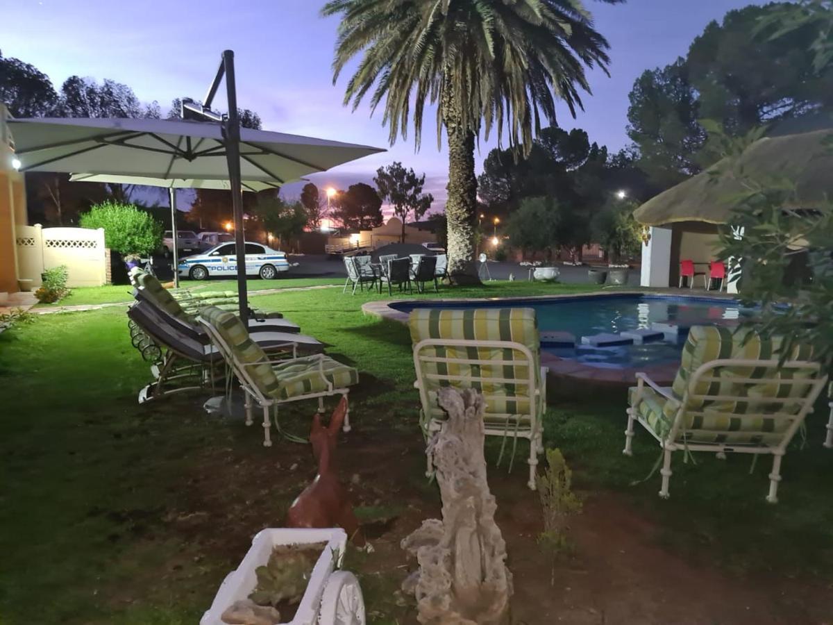 Victoria Oaks Guesthouse Victoria West Kültér fotó