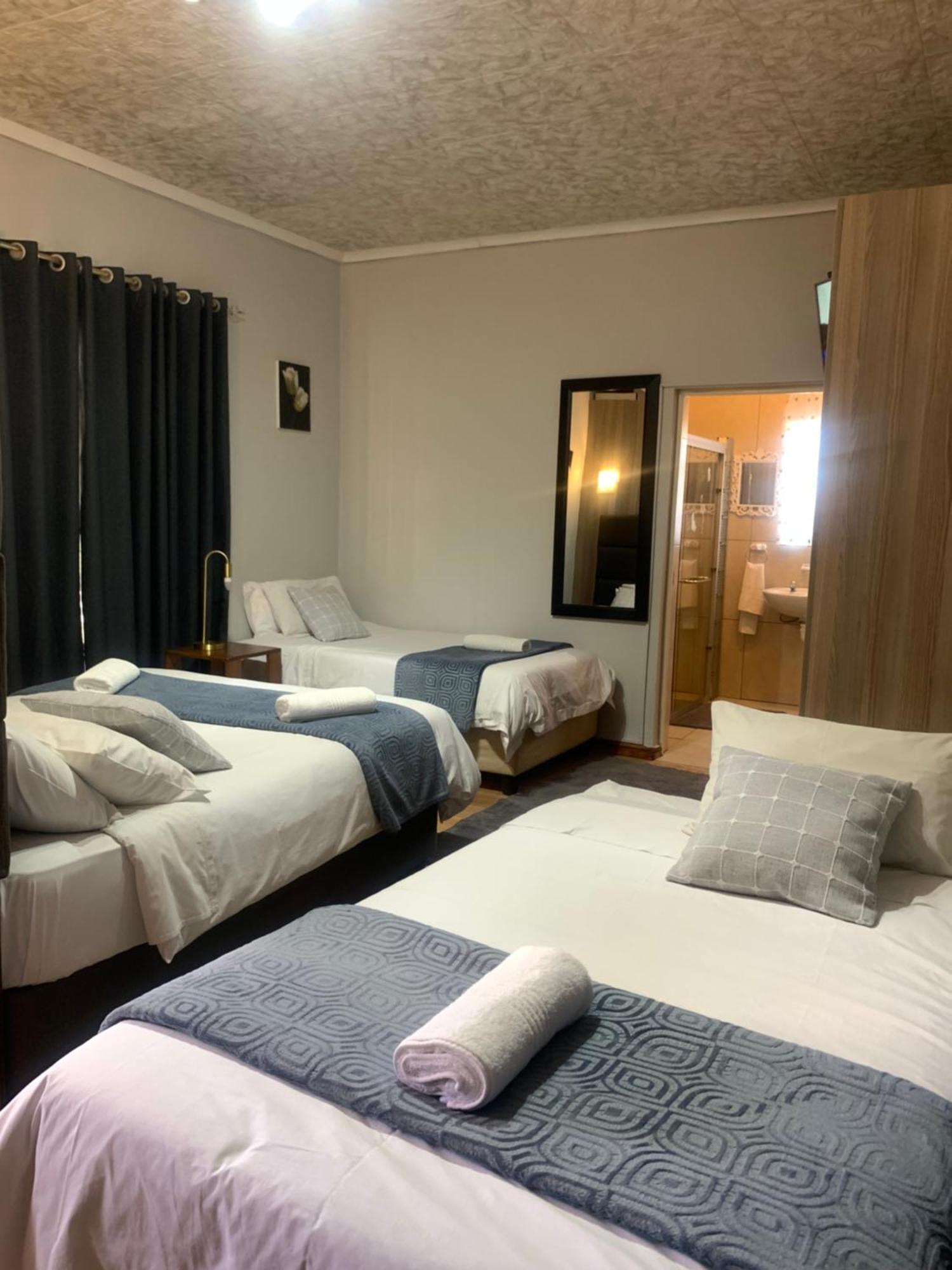 Victoria Oaks Guesthouse Victoria West Kültér fotó